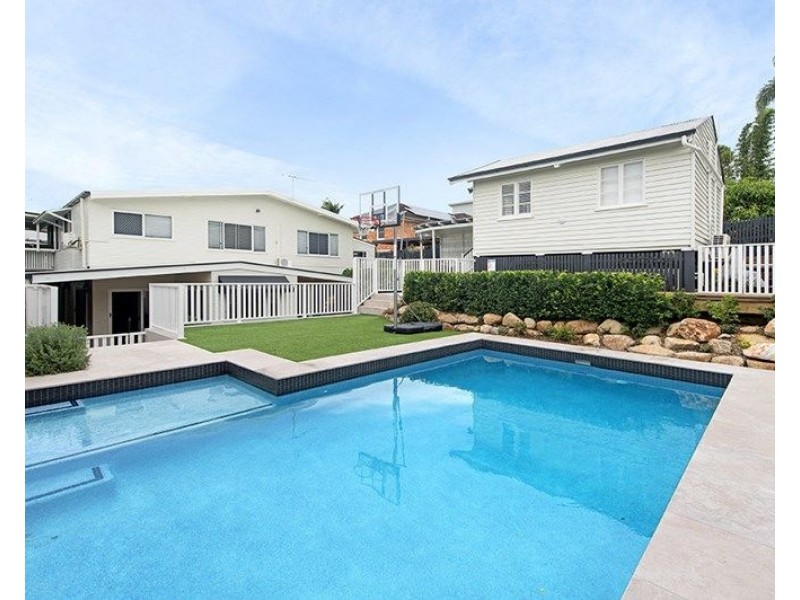 26 Melbourne Avenue, Camp Hill QLD 4152