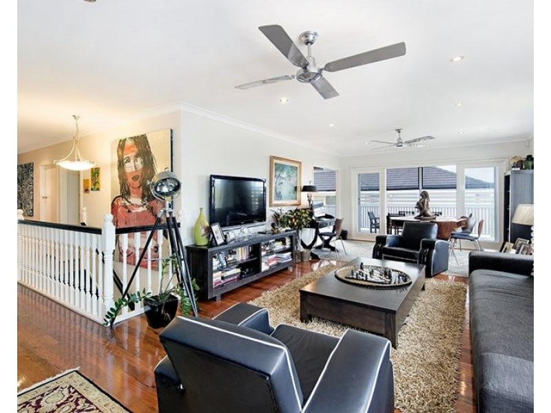 26 Melbourne Avenue, Camp Hill QLD 4152