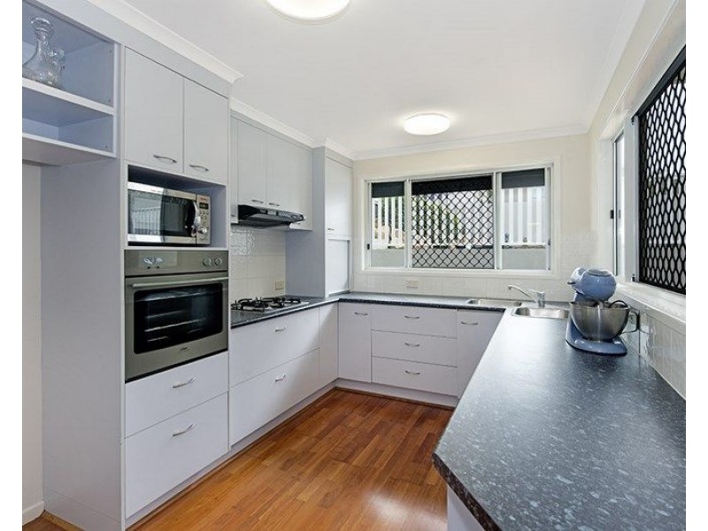 26 Melbourne Avenue, Camp Hill QLD 4152