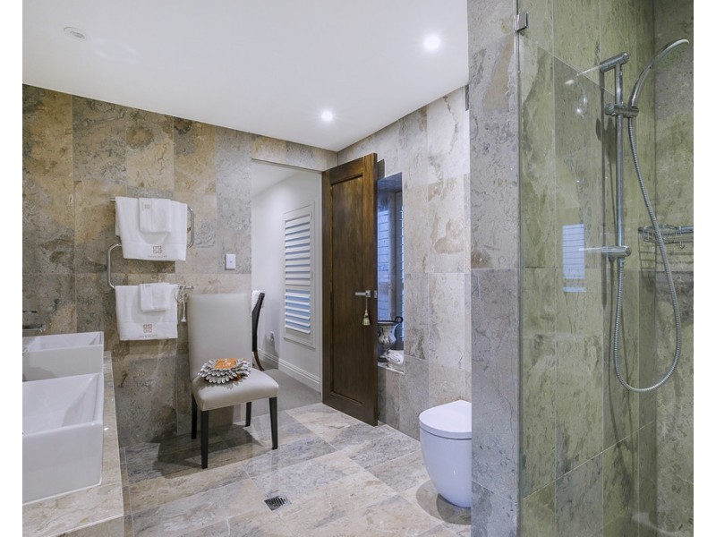 17B Comus Avenue, Ascot QLD 4007