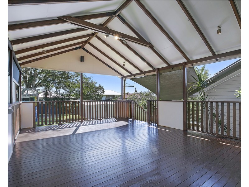 27 Matthews Street, Stafford QLD 4053