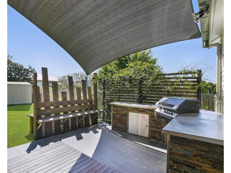 27 Matthews Street, Stafford QLD 4053