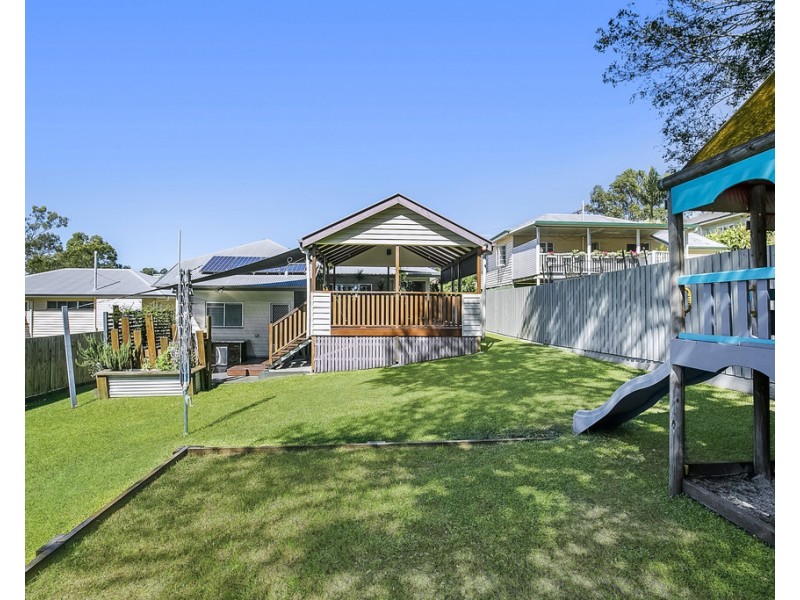 27 Matthews Street, Stafford QLD 4053