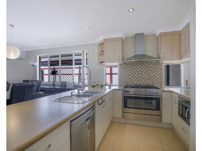 32 Shimao Crescent, North Lakes QLD 4509