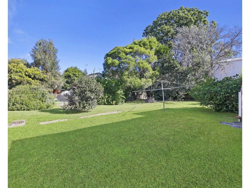 18 Ellesmere Street, Yeronga QLD 4104