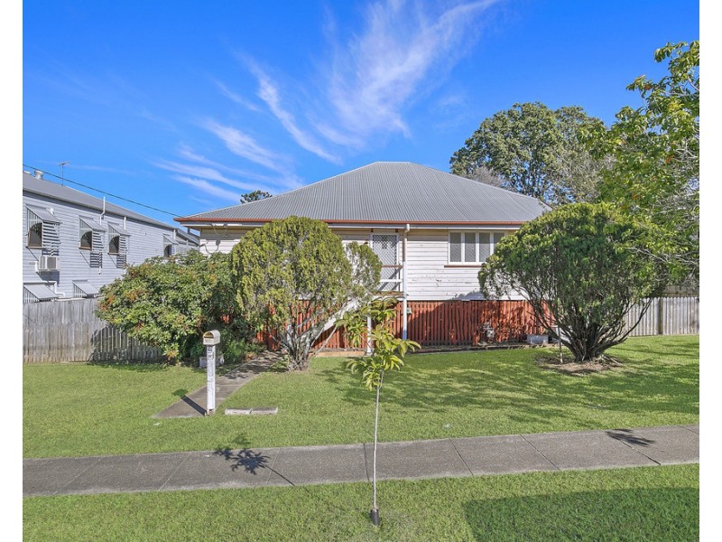 18 Ellesmere Street, Yeronga QLD 4104