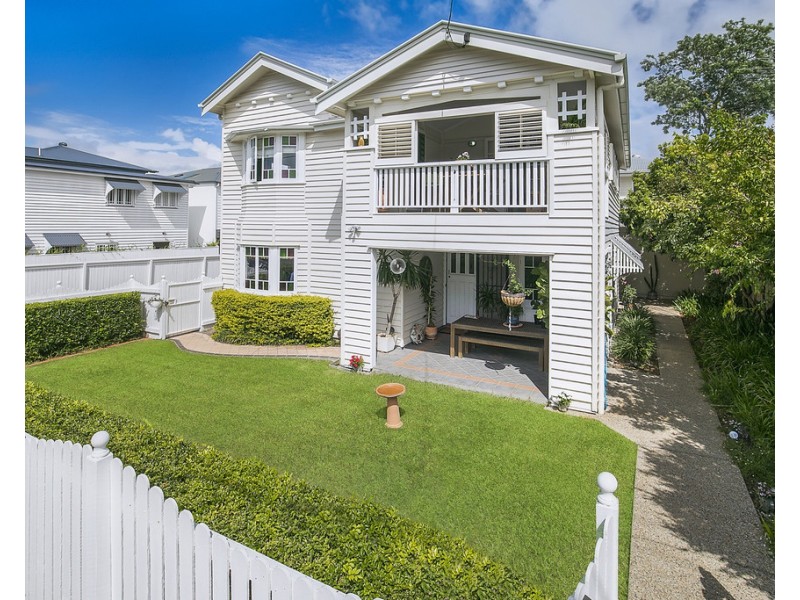 70 Winchester Street, Hamilton QLD 4007