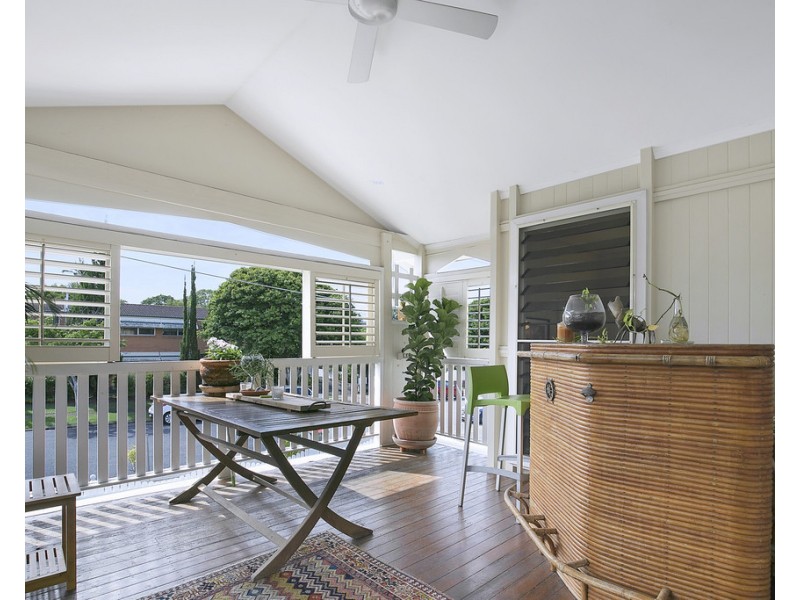 70 Winchester Street, Hamilton QLD 4007