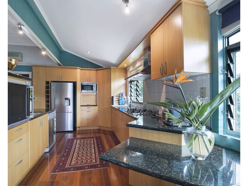 70 Winchester Street, Hamilton QLD 4007