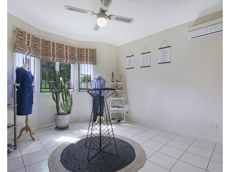 70 Winchester Street, Hamilton QLD 4007