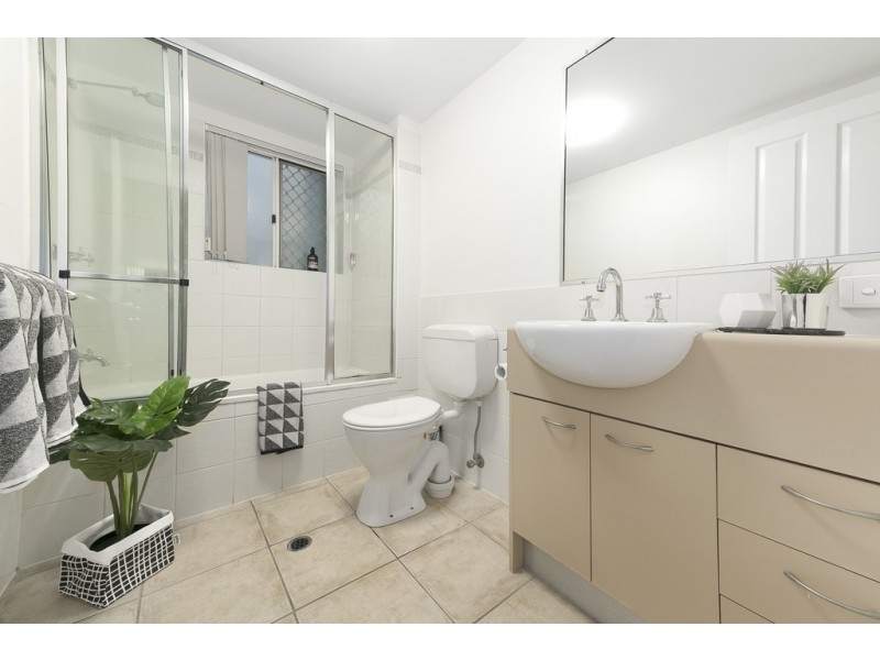 8/5 Whytecliffe Street, Albion QLD 4010