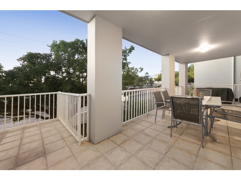 8/5 Whytecliffe Street, Albion QLD 4010