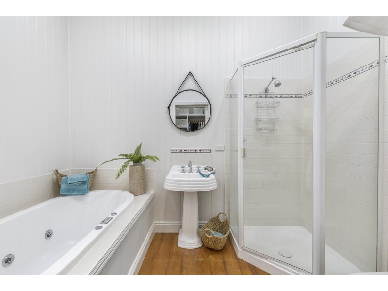 11 Doncaster Street, Hendra QLD 4011