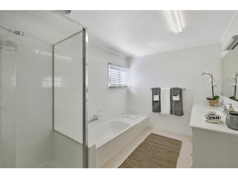 11 Doncaster Street, Hendra QLD 4011