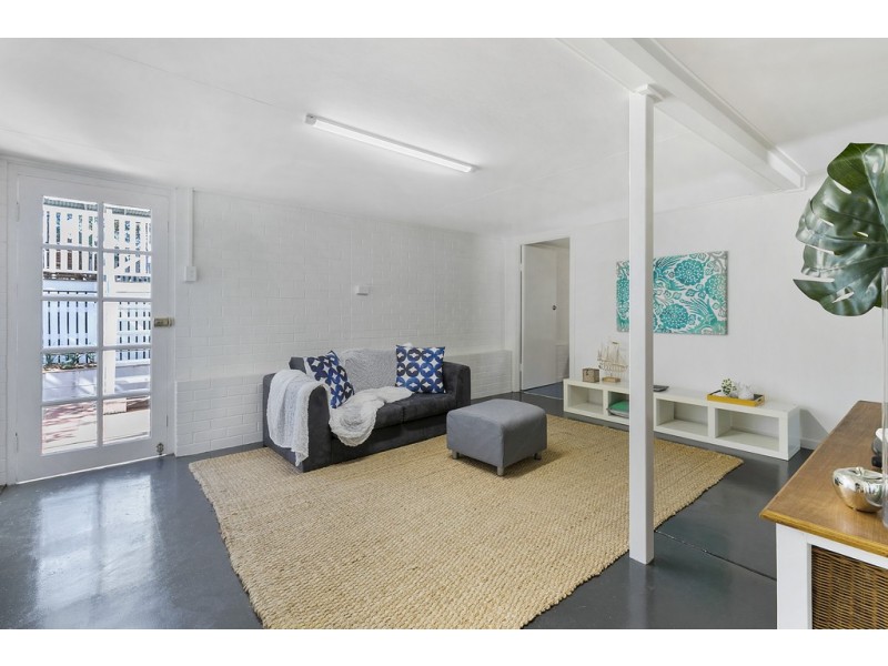 11 Doncaster Street, Hendra QLD 4011