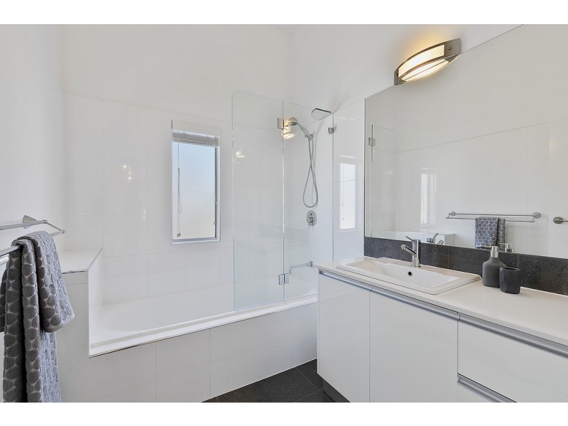 6 Blaikie Street, Hendra QLD 4011