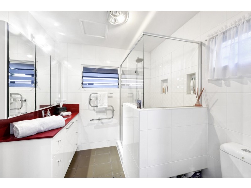 4 Gurley Street, Wavell Heights QLD 4012