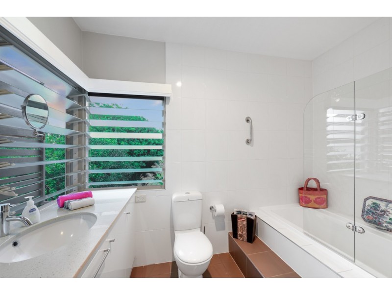 4 Gurley Street, Wavell Heights QLD 4012