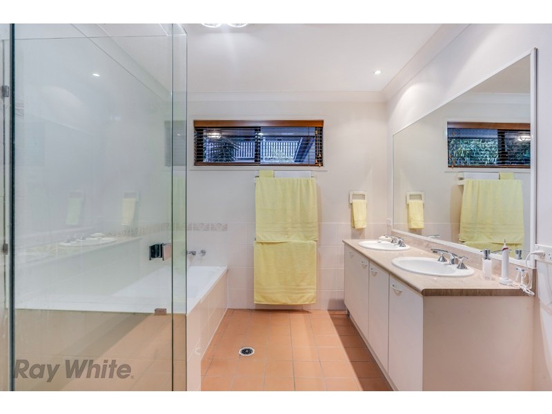 110 Woodville Street, Hendra QLD 4011