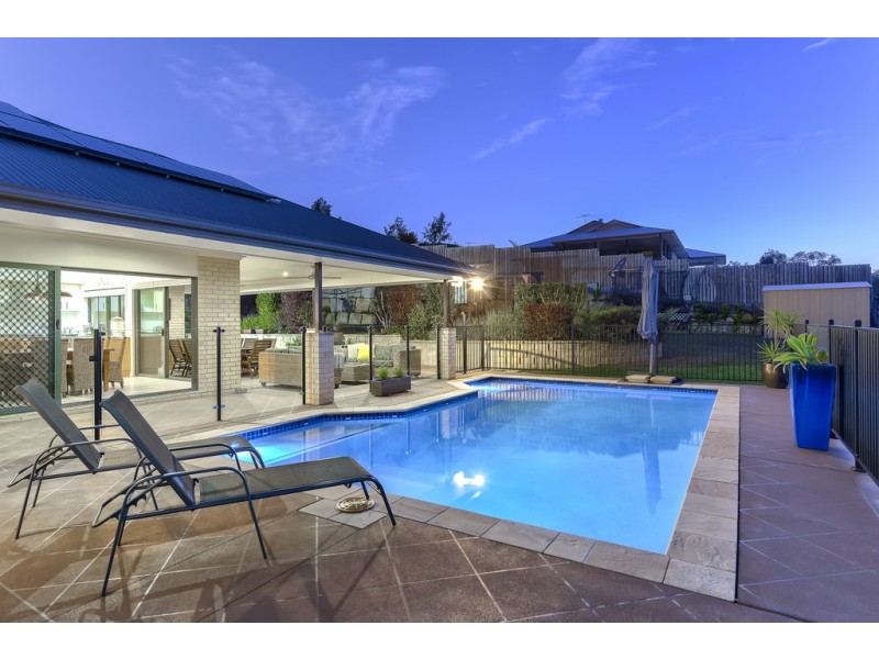 4 Anna Court, Cashmere QLD 4500