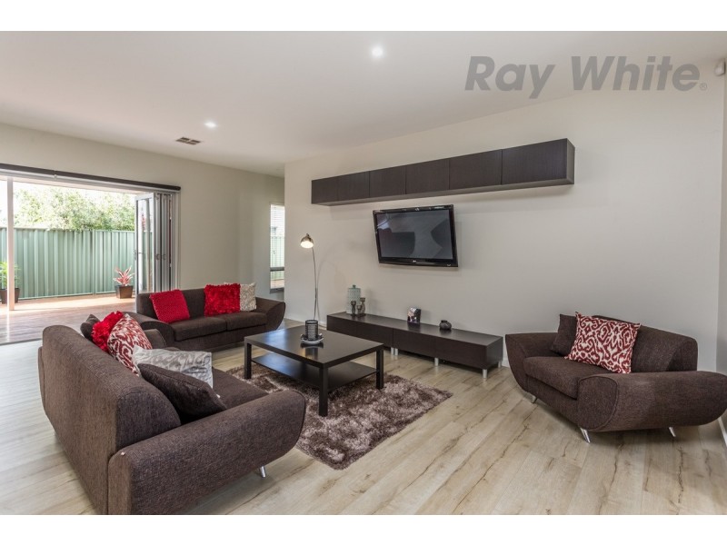 10 Gomera Street, Mawson Lakes SA 5095