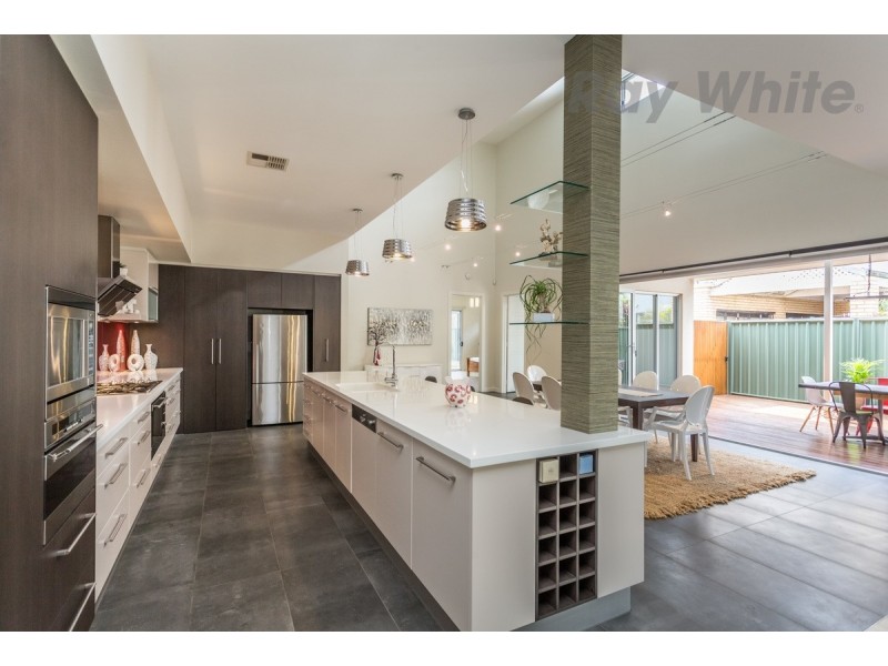 10 Gomera Street, Mawson Lakes SA 5095