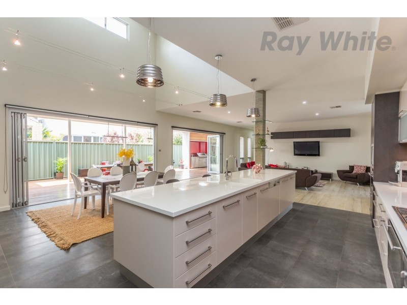 10 Gomera Street, Mawson Lakes SA 5095