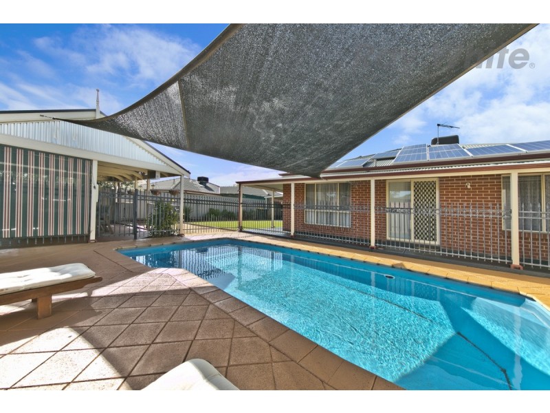 8 Mullen Court, Evanston Park SA 5116