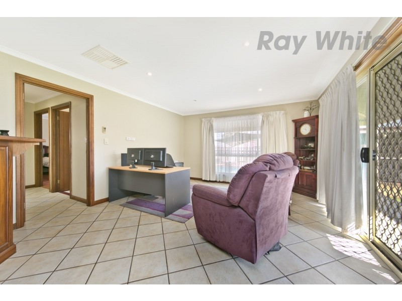 8 Mullen Court, Evanston Park SA 5116