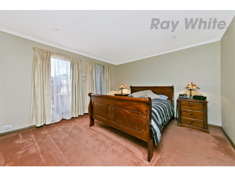 8 Mullen Court, Evanston Park SA 5116