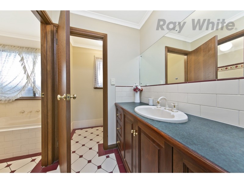 8 Mullen Court, Evanston Park SA 5116