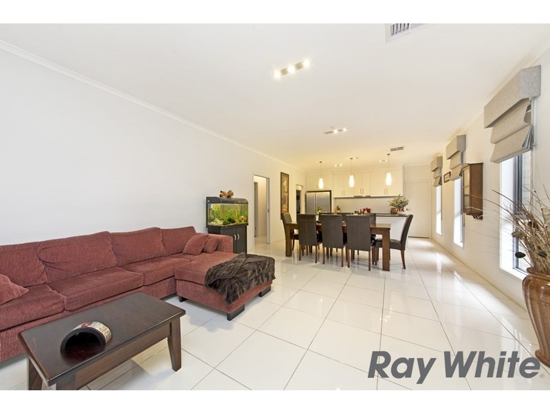 15 Swinden Cres, Blakeview SA 5114