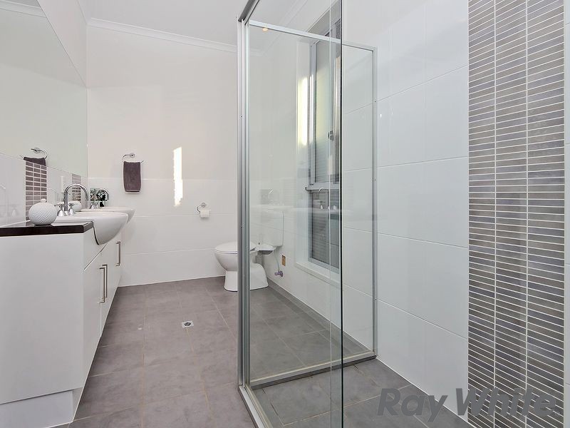 15 Swinden Cres, Blakeview SA 5114