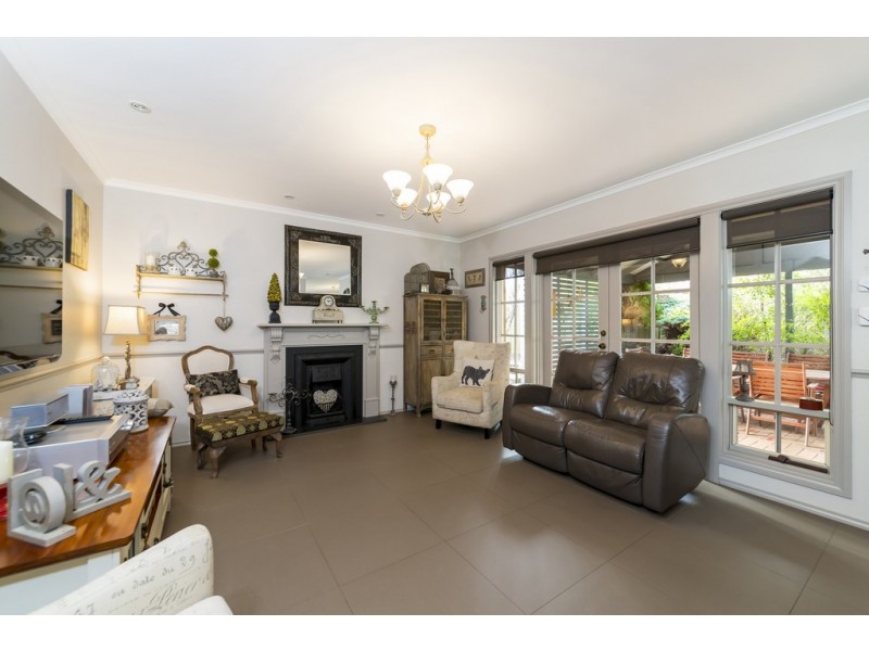 6 Charles Fry Court, Williamstown SA 5351