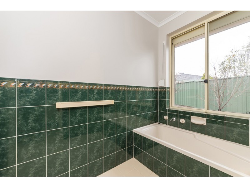 6 Charles Fry Court, Williamstown SA 5351