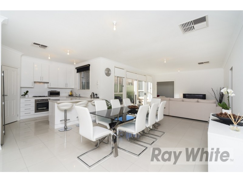 63 Hindmarsh Cct, Mawson Lakes SA 5095