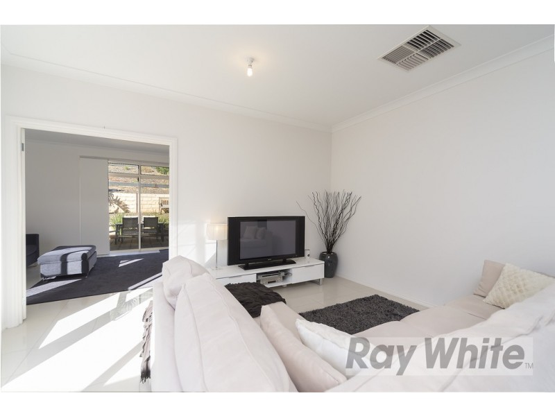 63 Hindmarsh Cct, Mawson Lakes SA 5095