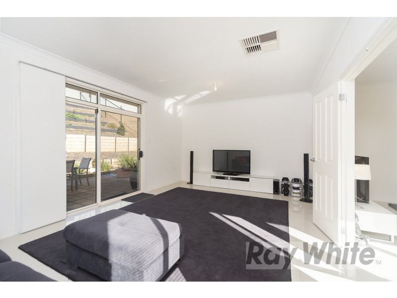 63 Hindmarsh Cct, Mawson Lakes SA 5095