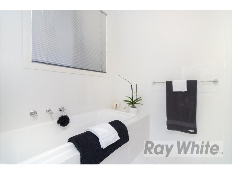 63 Hindmarsh Cct, Mawson Lakes SA 5095