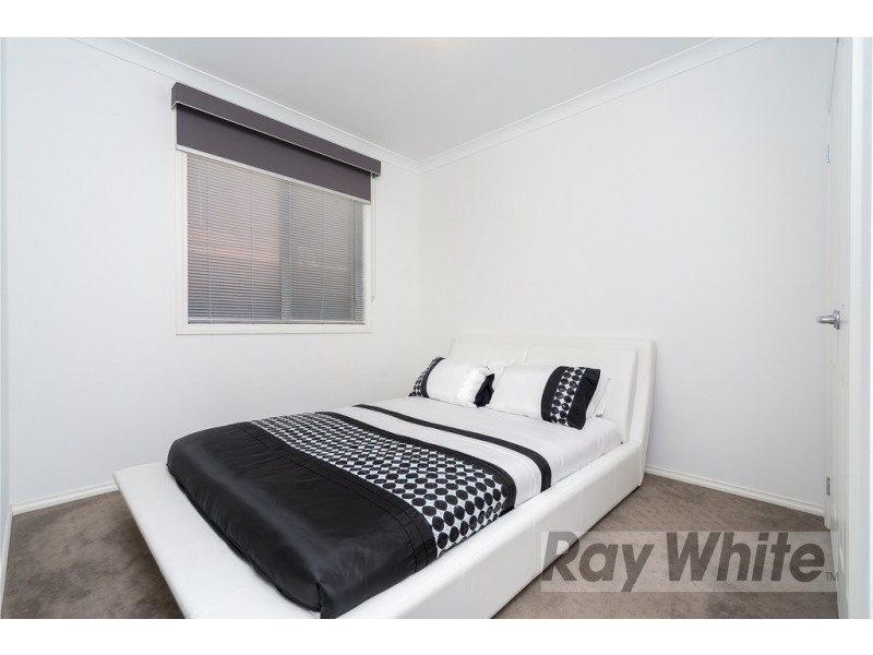 63 Hindmarsh Cct, Mawson Lakes SA 5095