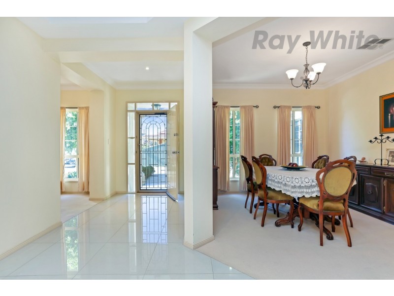 6 Oriole Walk, Mawson Lakes SA 5095