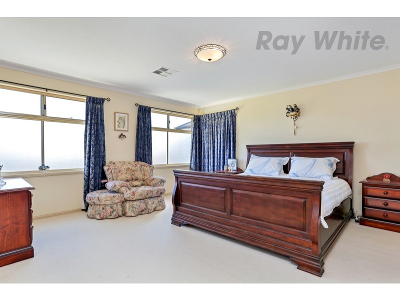 6 Oriole Walk, Mawson Lakes SA 5095