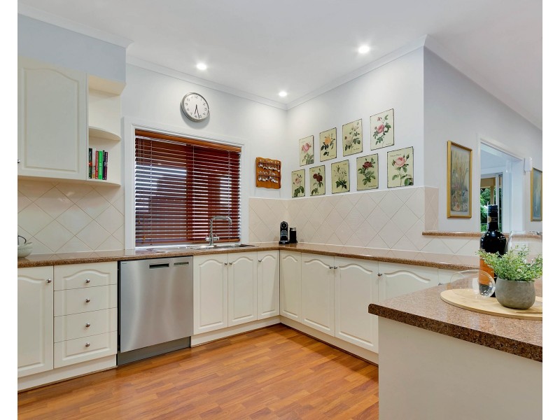 12 Selway Place, Evanston Park SA 5116