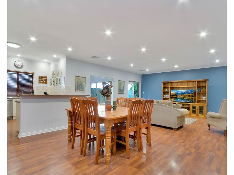 12 Selway Place, Evanston Park SA 5116