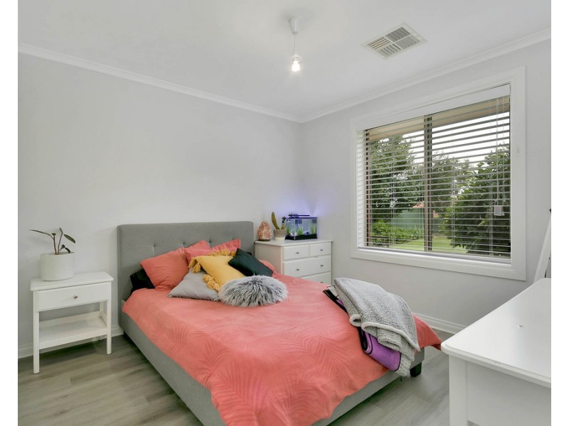 12 Selway Place, Evanston Park SA 5116