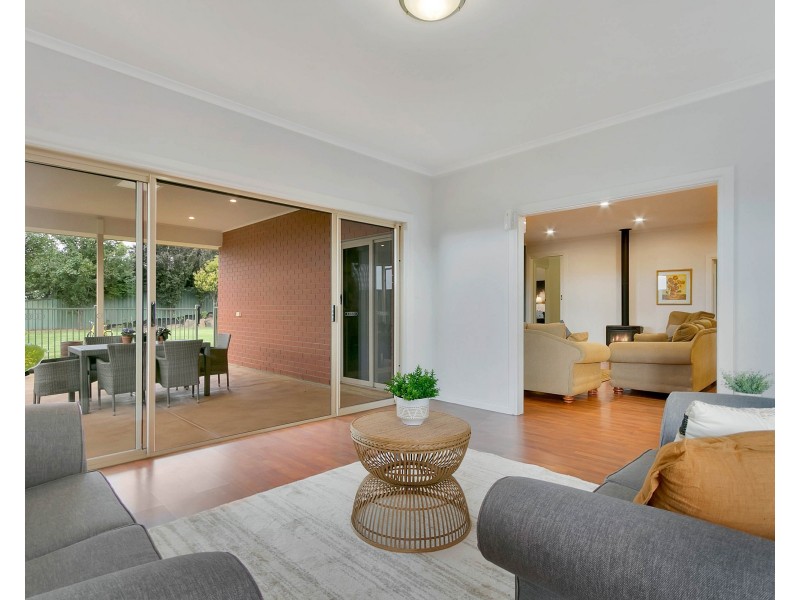 12 Selway Place, Evanston Park SA 5116