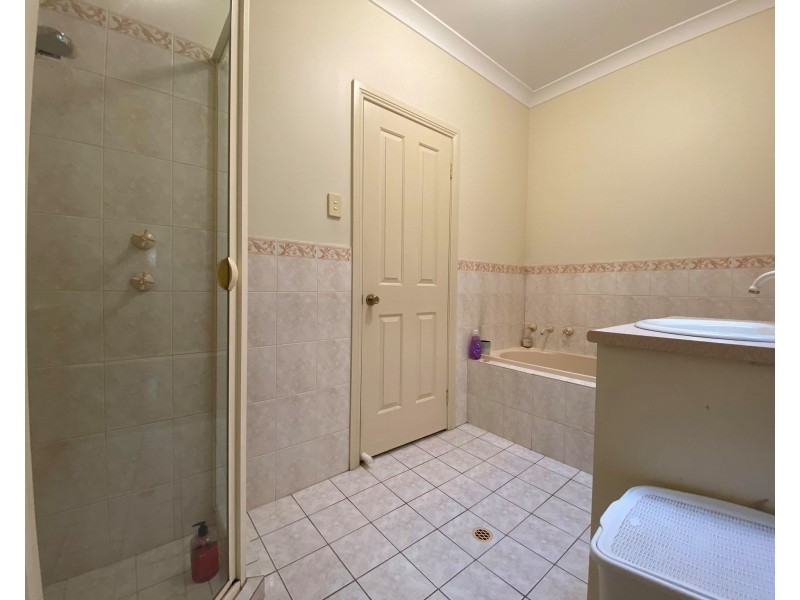 4 Oriole Walk, Mawson Lakes SA 5095