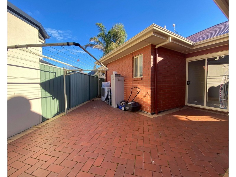 4 Oriole Walk, Mawson Lakes SA 5095