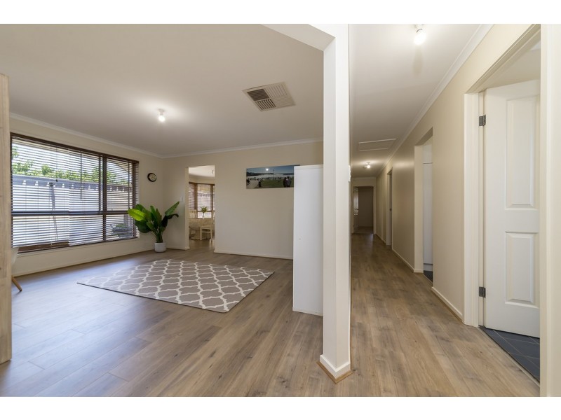 39 Mitchell Drive, Evanston Park SA 5116