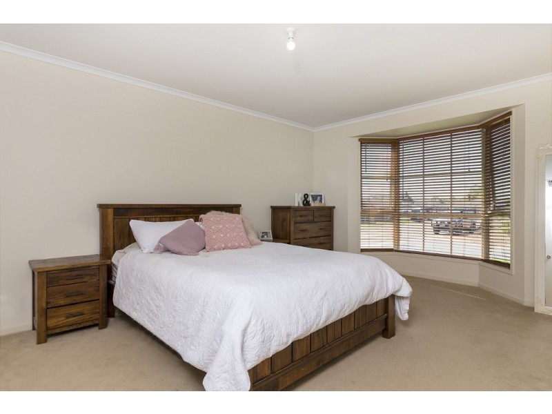 39 Mitchell Drive, Evanston Park SA 5116